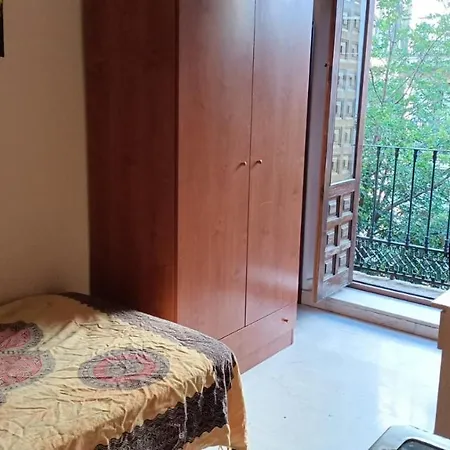 Homestay Single In Center Of *