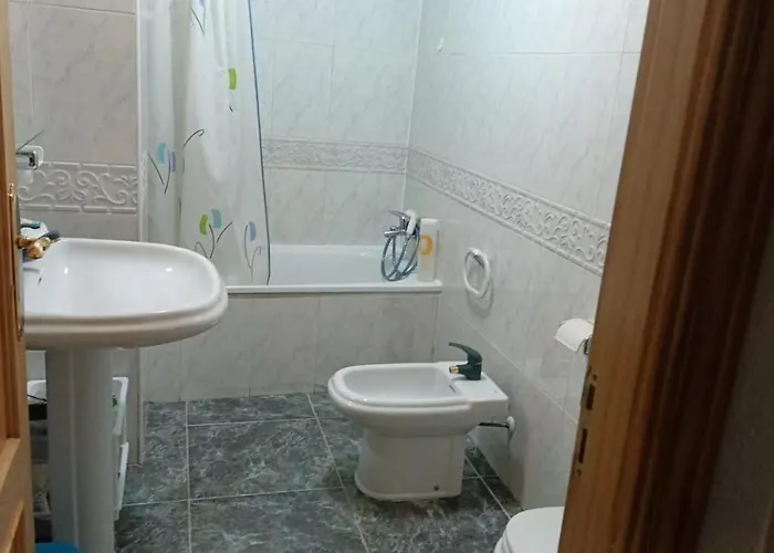 Single In Center Of בית אירוח